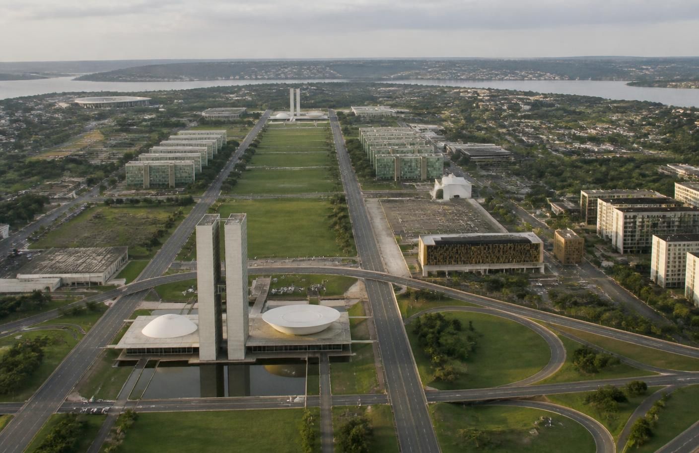 Vista aérea da arquitetura modernista de Brasília